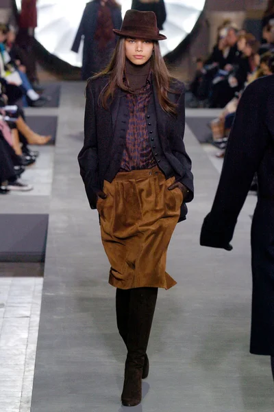 Look 19